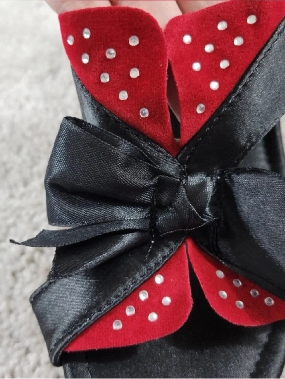 ❤️🖤Red/Black heart heels🖤❤️ - Picture 5 of 6